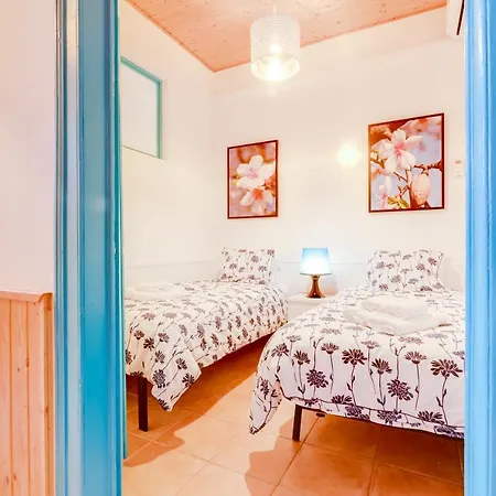 Trem - Located In Old - Feriehus Faro