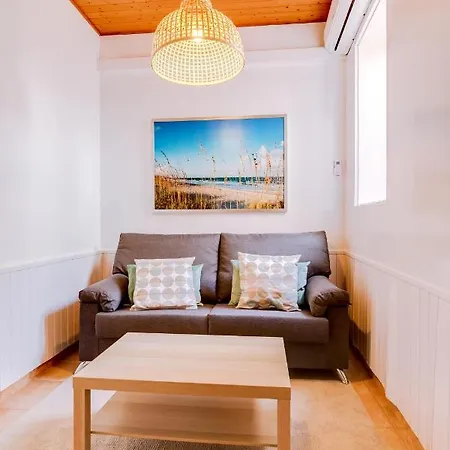 Trem - Located In Old - District de Faro